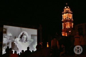 Proyección La Loba Plaza Municipal