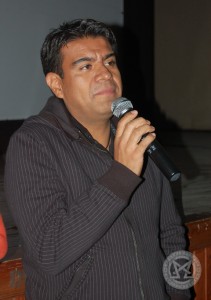 Julio César Estrada presenta Cañitas